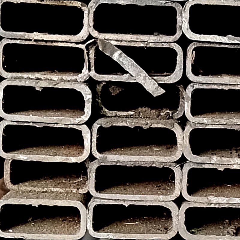 Besi hollow hitam 20 x 40 x 2 x 6 ( 1,5 cm x 3,5 cm x 1,5 mm x 6 mtr / KB ) | Hollow hitam | Stall h