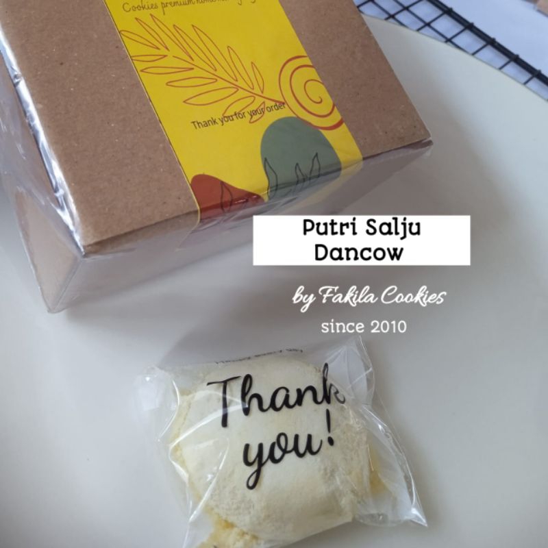 

Kue Putri salju dancow wijsman isi 8 pcs