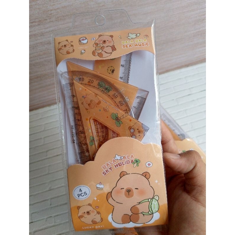 

GARISAN SET SEGITIGA CAPYBARA 15CM ISI 4PC