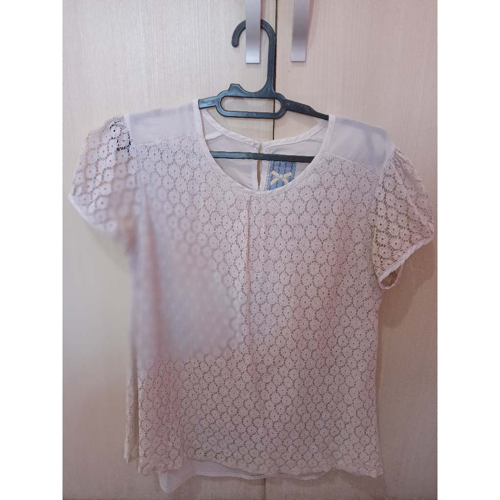 PRELOVED BAJU l Atasan Wanita Motif Bunga Warna Putih Bekas Merk St Yves Bekas/ Preloved Blouse Pere
