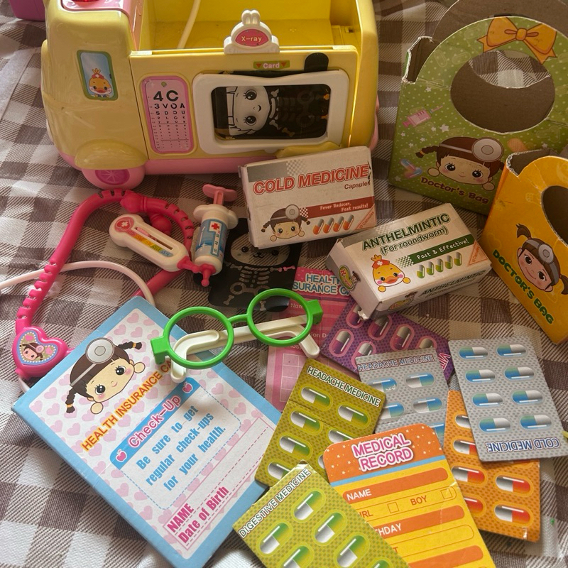 BOOKED mainan anak kongsuni ambulance