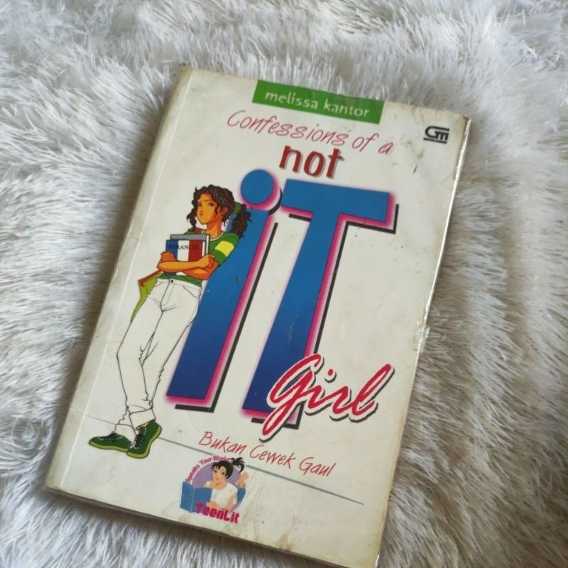 Buku CONFESSION OF A NOT IT girl bukan cewek gaul  Original Preloved
