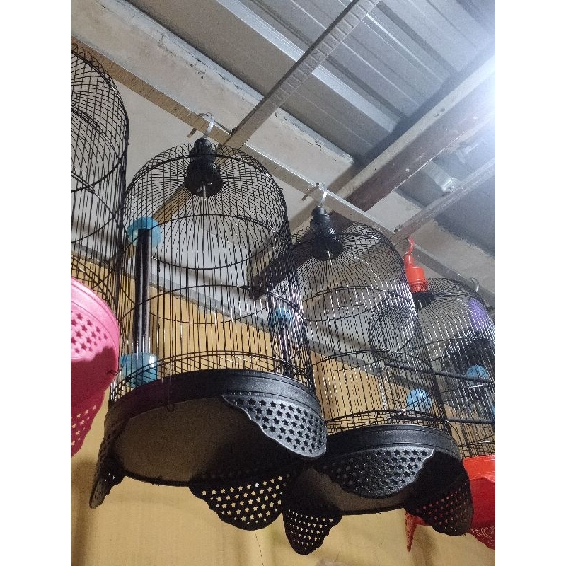 kandang Lovebird kapsul tebok plastik warna hitam D.33cm.