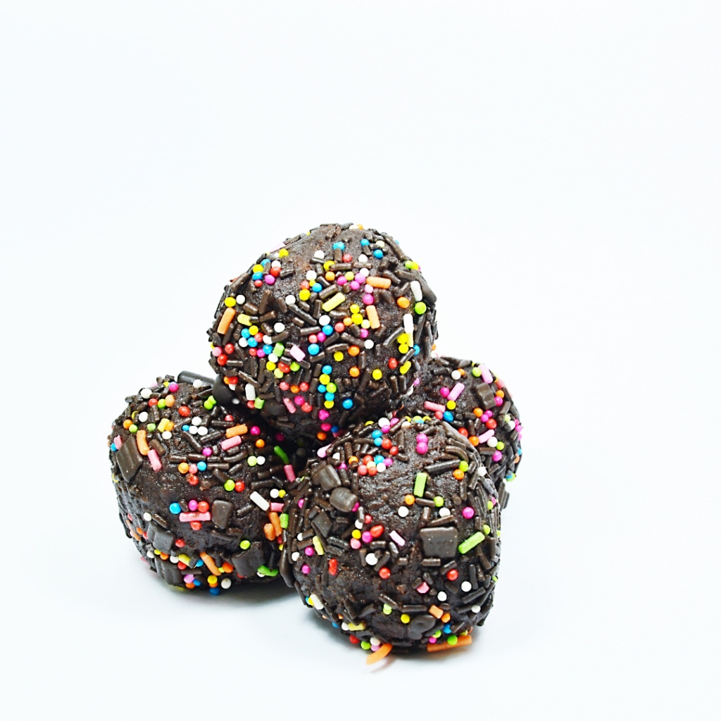 

Terlaris !!! Kue Kering Bola Coklat / Choco Ball Cookies ukuran toples 500 gram gurih renyah