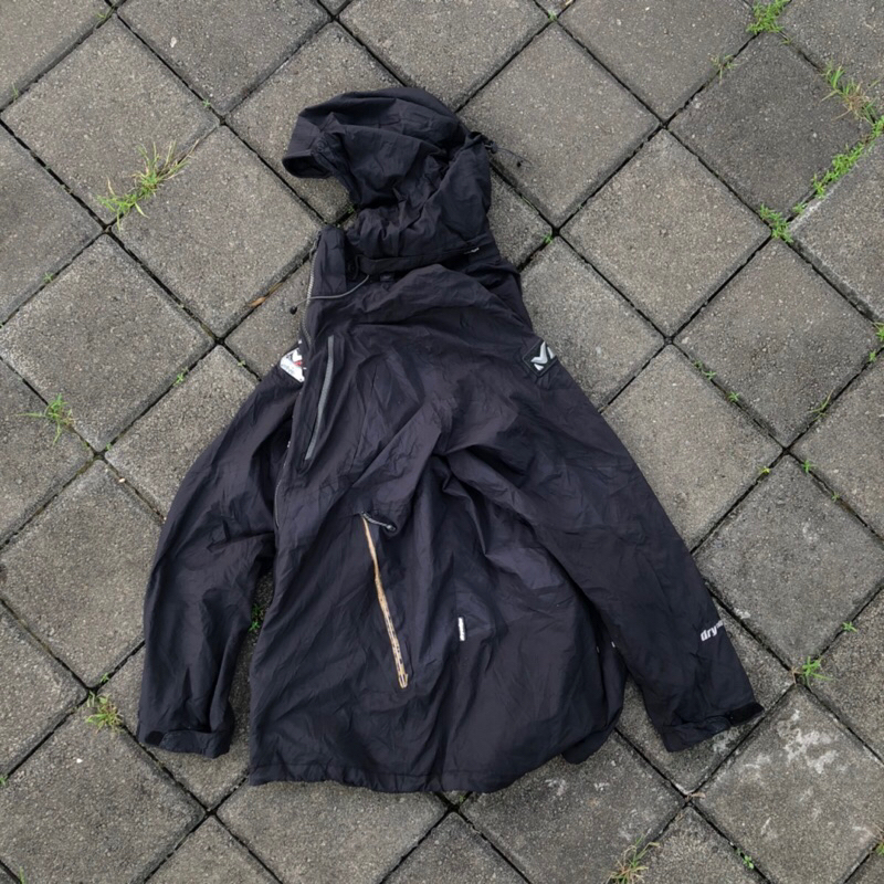 outdoor Millet gorpcore waterproof second bekas not arcteryx