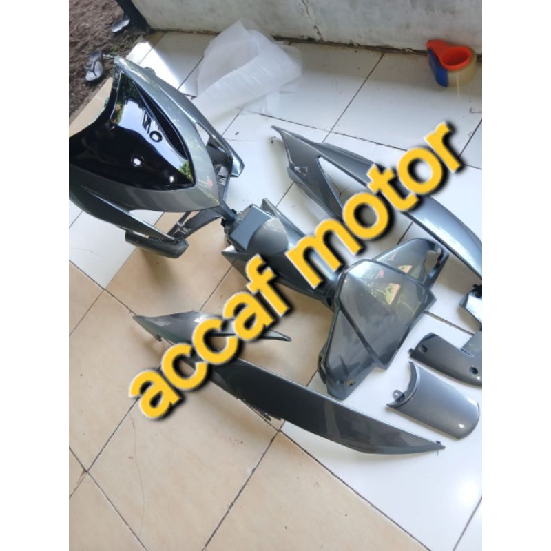 cover full body halus vario cw karbu 110 warna silver greey metalik