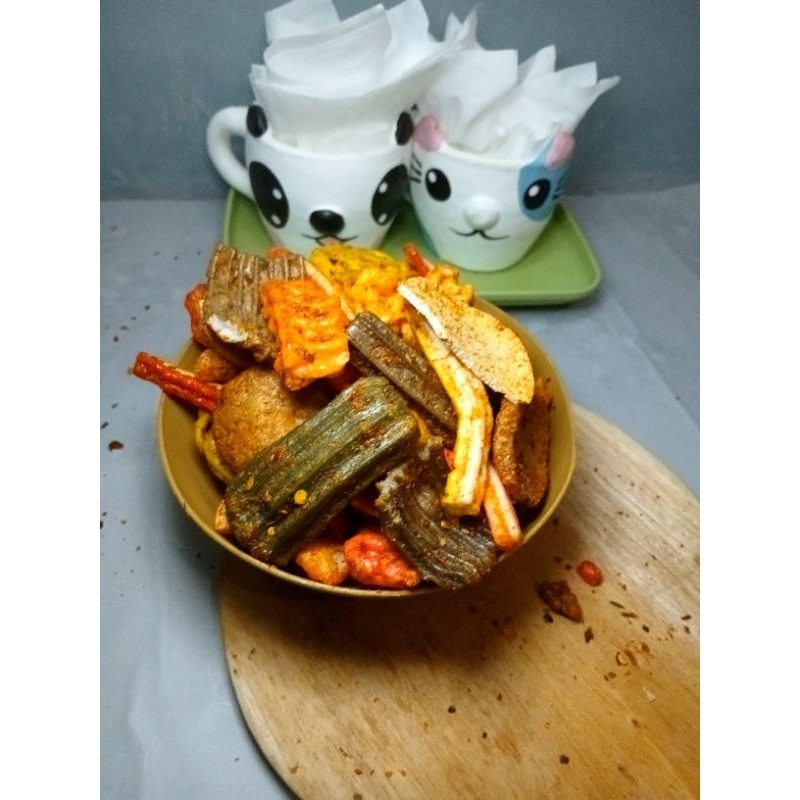 

Krupuk Seblak Mix Pedas 250gr – Camilan Pedas Gurih Isi Campur, Renyah & Nagih!