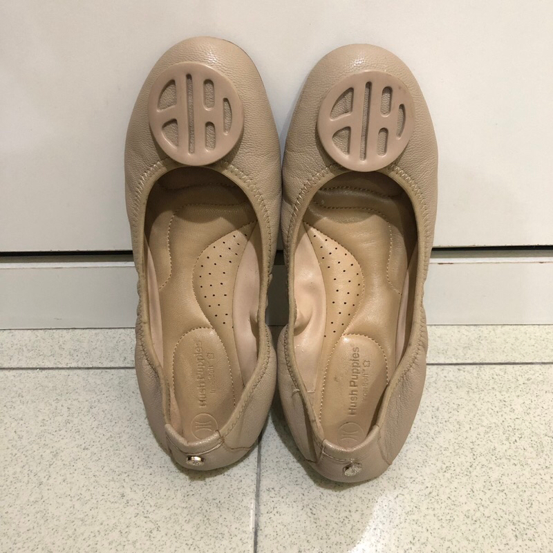 [NETT LGSG CO] Preloved Hush Puppies Samantha Flat shoes Beige (size 37)
