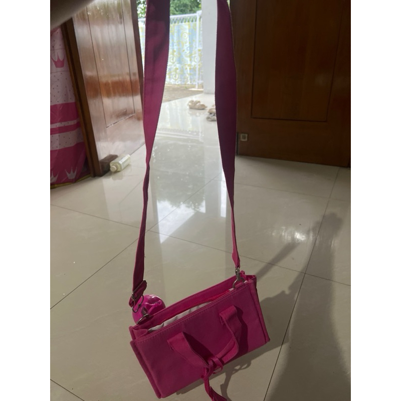 tas gladsome sling bag