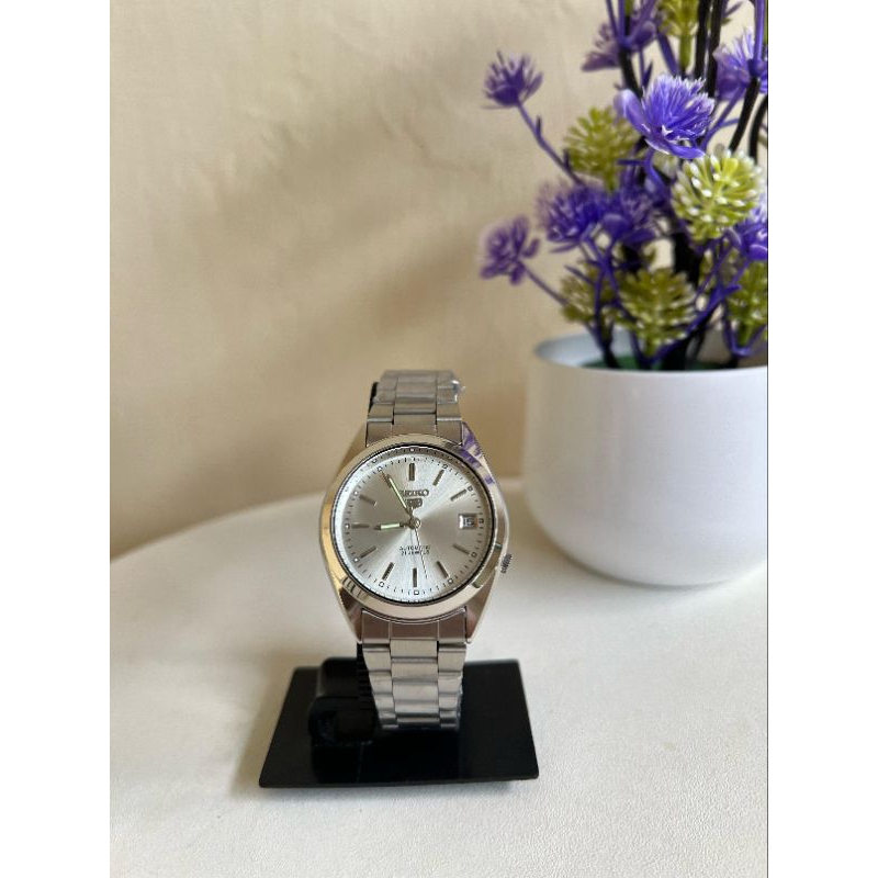 JAM TANGAN PRIA SEIKO-5 DIAL SILVER & DIAL HITAM   – STAINLESS STEEL