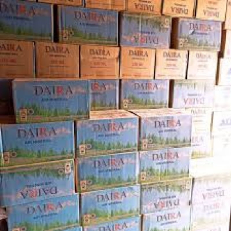 

AIR MINERAL CUP GELAS MEREK DAIRA UKURAN 220ML