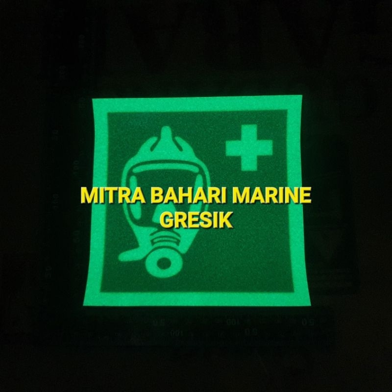 

Stiker IMO Symbol IMPA 334078 EEBD Emergency Evacuation Breathing Device Ukuran 15x15cm Glow In The Dark