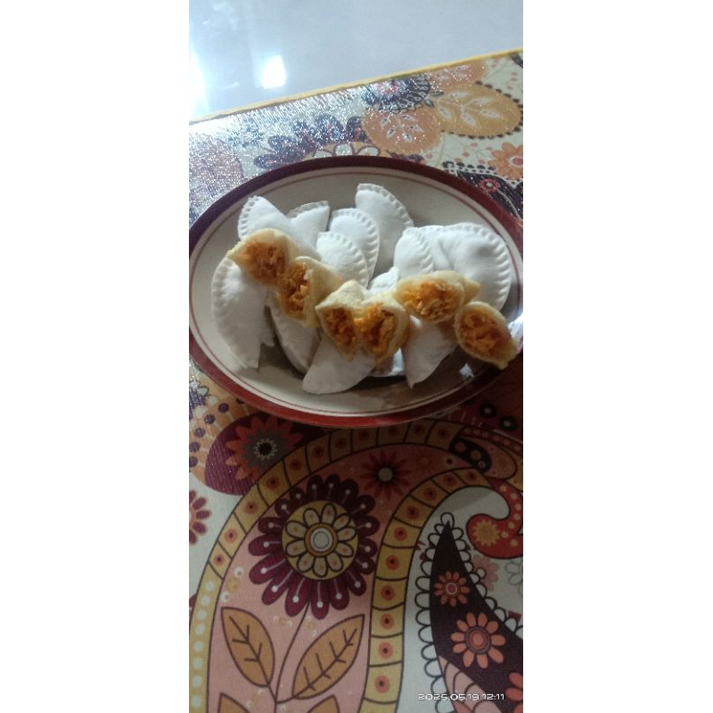 

Cireng isi ayam pedas gurih