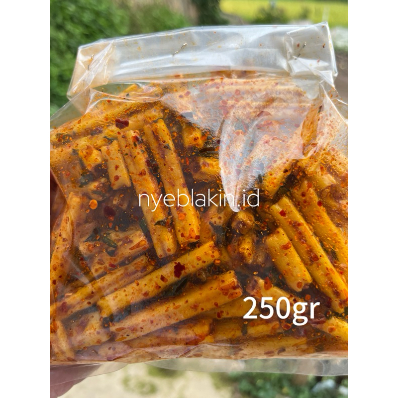 

cemilan virall!!!seblak potato/noni noni/seblak kerupuk kering/pedas nampol/pedas daun jeruk/original daun jeruk/renyah/bumbu melimpah isi 250gr