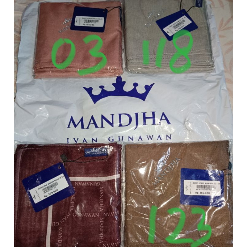 Mandjha 3 Pcs Polos & 1 Pc Motif Fashion Ivan Gunawan Original Scarf Hijab Monogram Crown Maroon,Kod