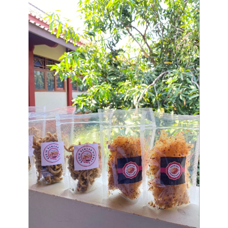 

Keripik kaca huhahh dan keripik usus gurihhh abisss