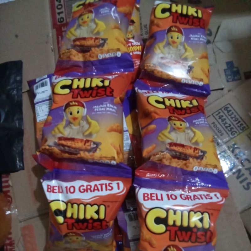 

Chiki Twist Rasa Jagung Bakar pedas Manis /rcg