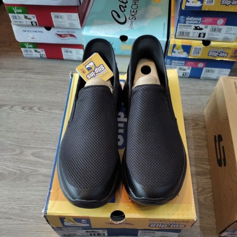 Sepatu SKE Go Walk Arch Fit 216259/BBK