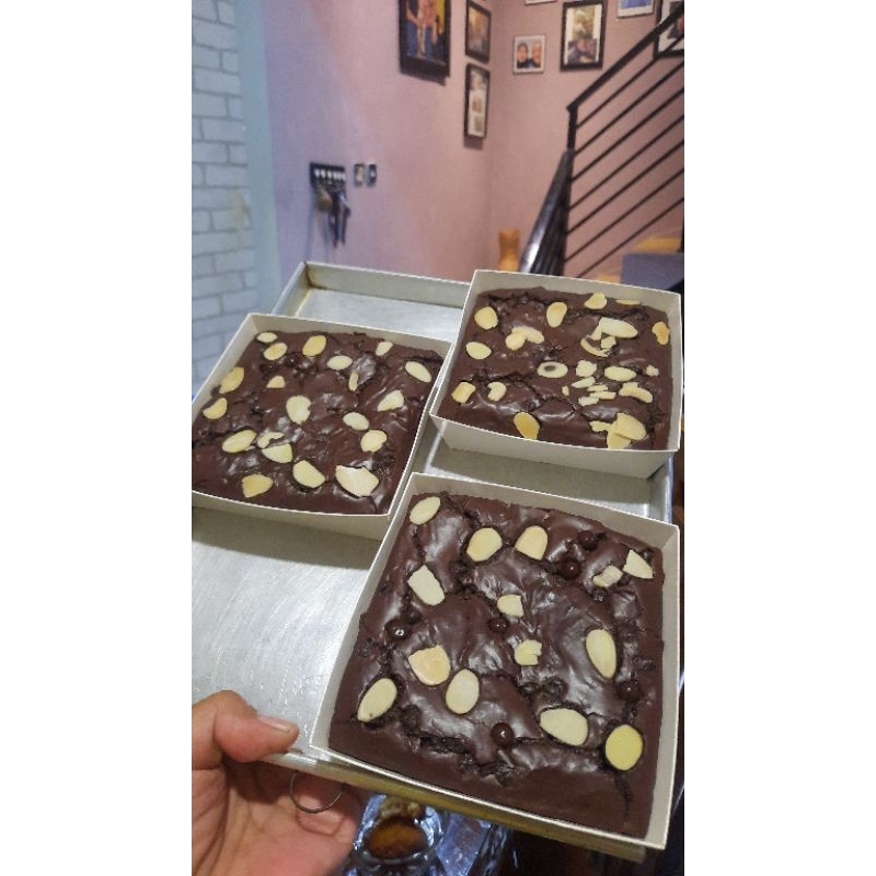 

premium fudgy brownies