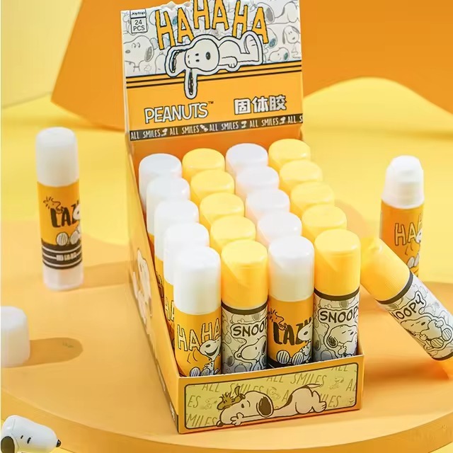 

Lem Snoopy / Lem Kertas Gambar Snoopy / Lem Kertas Bentuk Roll / Lem Bentuk Stik / Alat Tulis Kantor / Alat Tulis Sekolah / Joytop Snoopy Solid Glue JT-101380