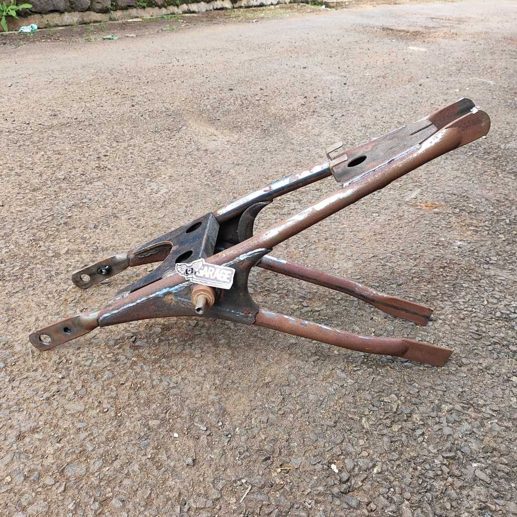 sambungan rangka body Cb 100 Cb 125 Rangka belakang cb100 cb125 frame buntut rangka besi tebal presi