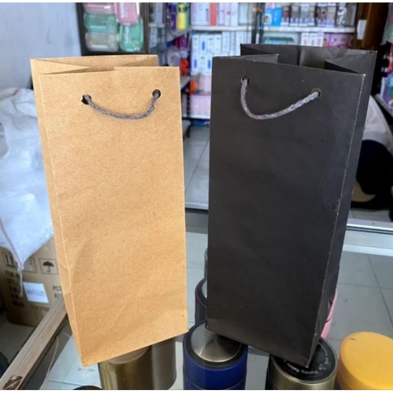 

S (S49) PAPER BAG POLOS WARNA HITAM DAN COKLAT KECIL/PAPERBAG SOUVENIR