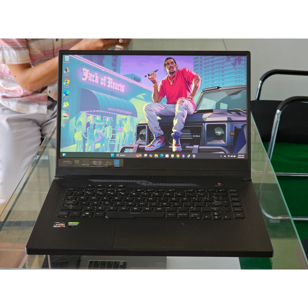 ASUS ROG Zephyrus G15 GA502IV AMD Ryzen 7 Ram 16 GB Nvidia RTX 2060 240 Hz Pantone Validate Gaming