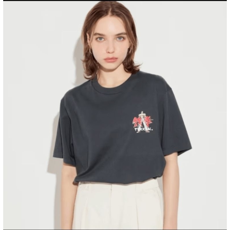 T SHIRT UT UNIQLO x TEKKEN Ukuran M - Grey