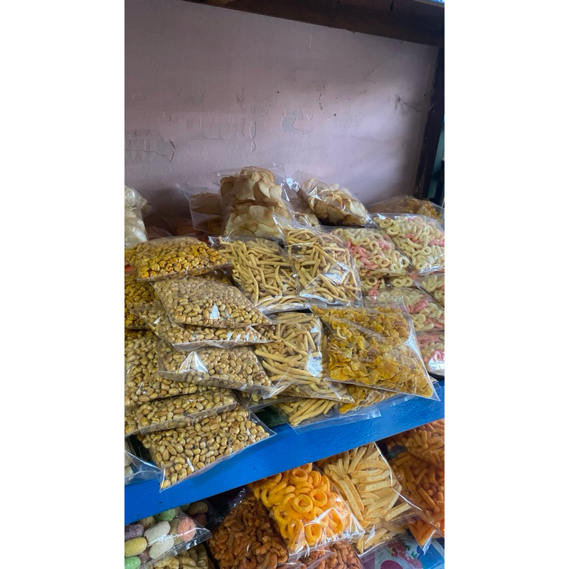 

Aneka Snack Camilan Ringan Kriuk Jajanan jadul sedang