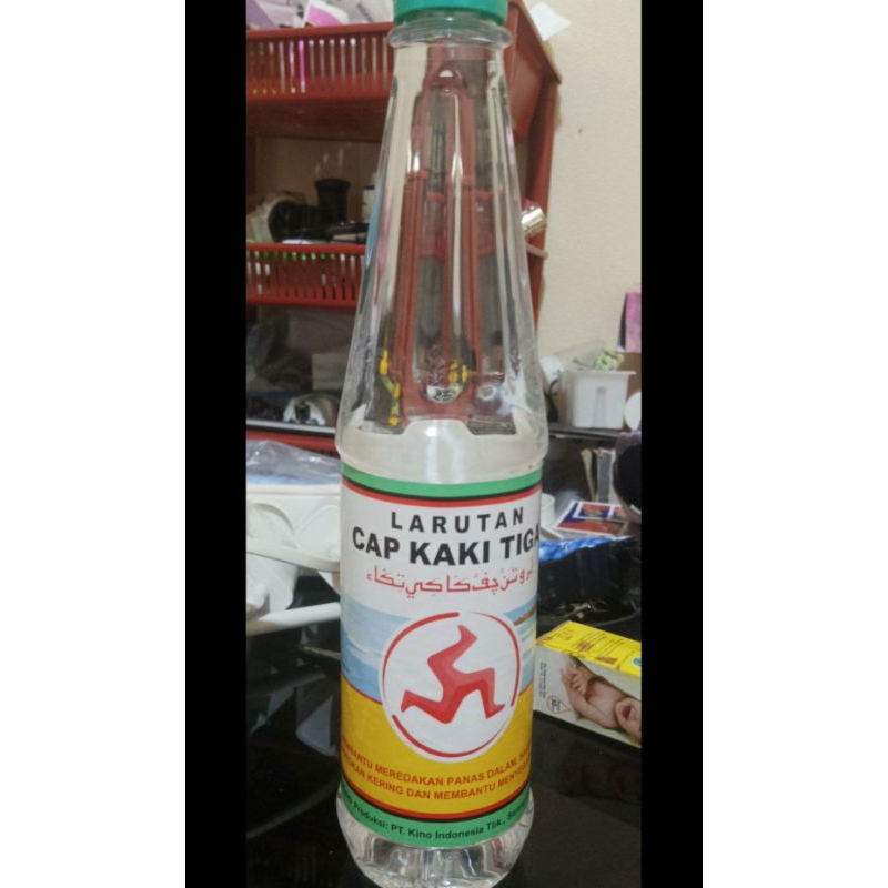 

Larutan Penyegar Cap Kaki Tiga Original Botol 500 ml