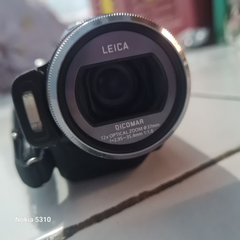Handycam panasonic hdc sd100