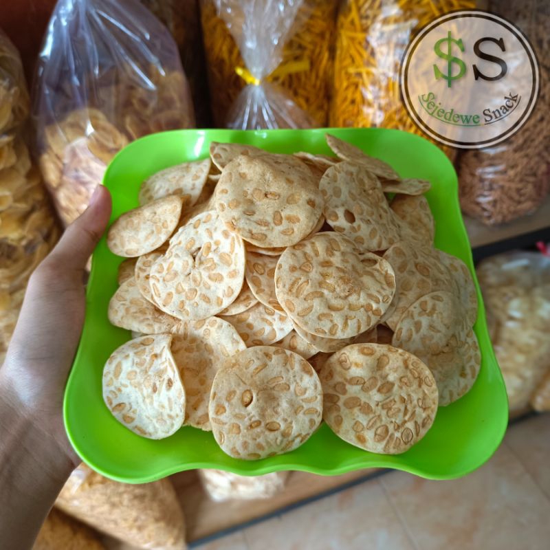 

Keripik Tempe Sagu Rasa Gurih Khas Tempe - Kemasan 250 gram dan 500 gram