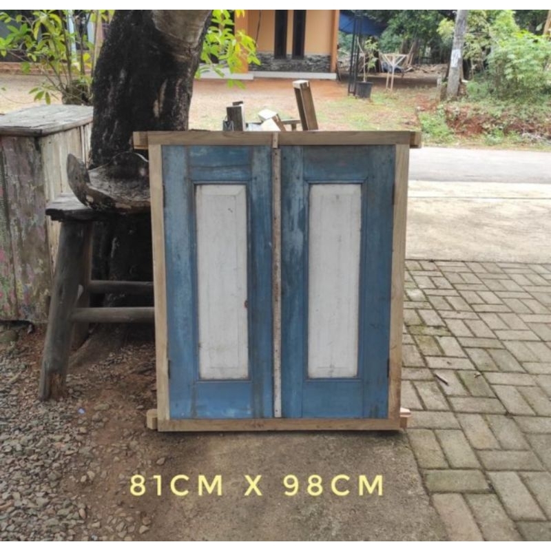 Jendela Kusen Krepyak Kayu Jati Sepasang Vintage Colonial