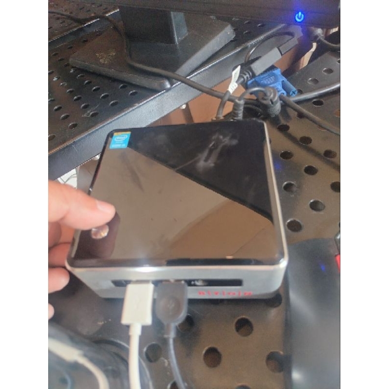Mini PC NUC 5i5RYH. Bekas lelang. Core i5 gen 5, CPU 1.600ghz. Tanpa RAM dan HDD. kodisinya bekas no