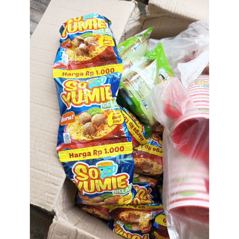 

mie gelas so yummy 1 renceng 10pcs free cangkir