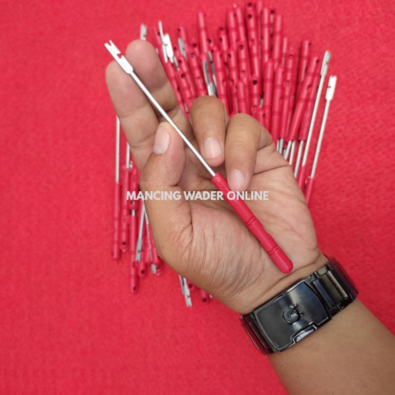 HOOK REMOVER MANCING WADER