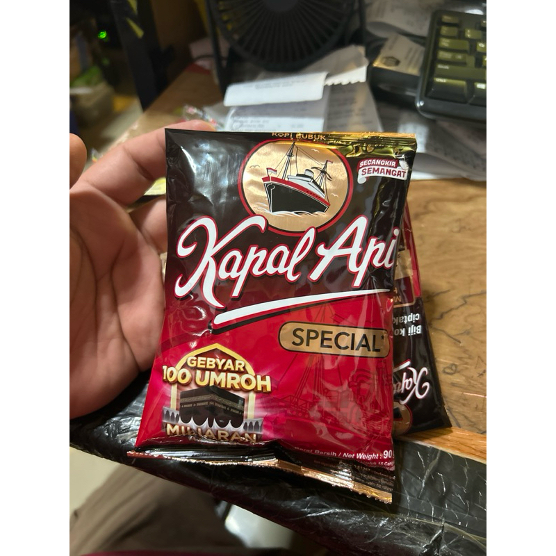 

Kapal Api Special 90gram kopi hitam bubuk