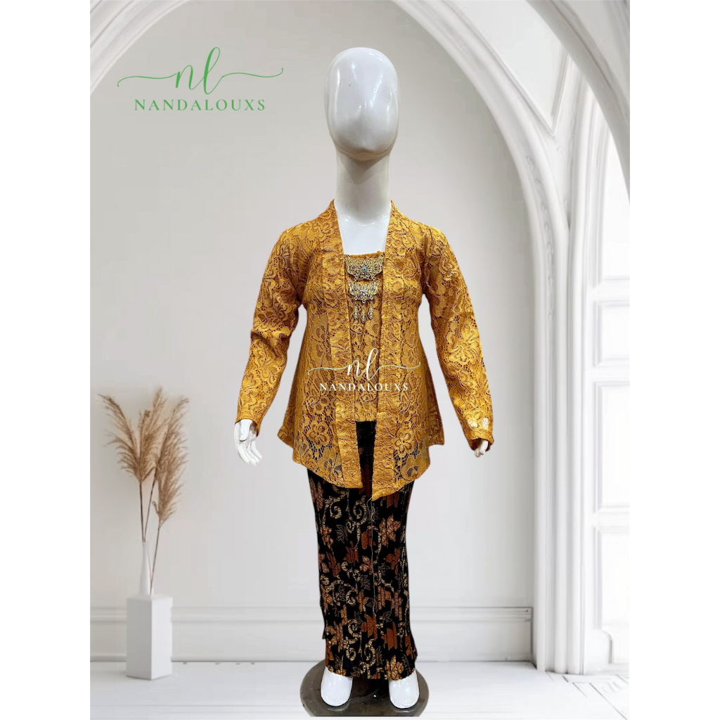 Setelan baju kebaya anak / Kebaya kutu baru anak / Kebaya Brokat anak