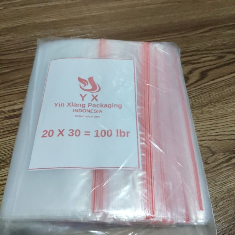 Plastik Klip UK 20X30CM(100 PCS)Plastik zipper/kantong plastik klip/Plastik baju (Klip Polos)