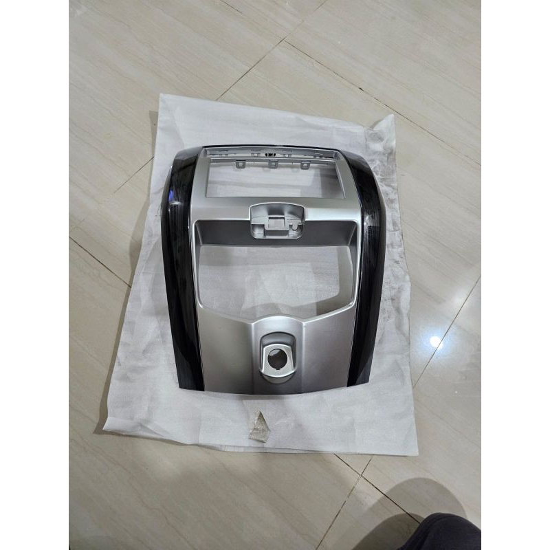 frame cover head unit grand nissan livina origianl nissan