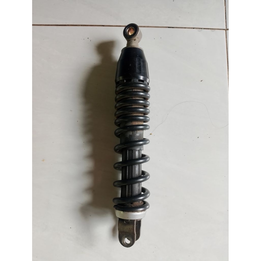 shok belakang beat ori