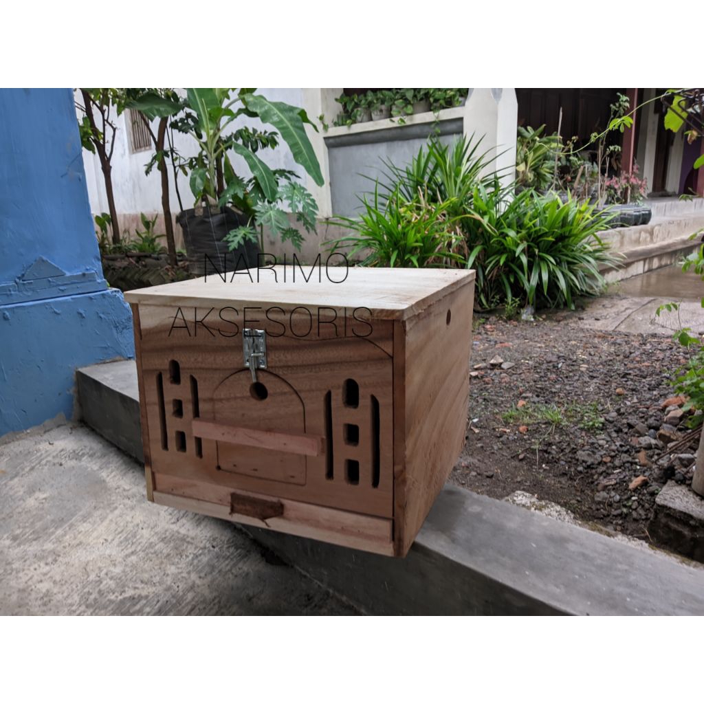 Pagupon gupon ukir jendela burung merpati doro