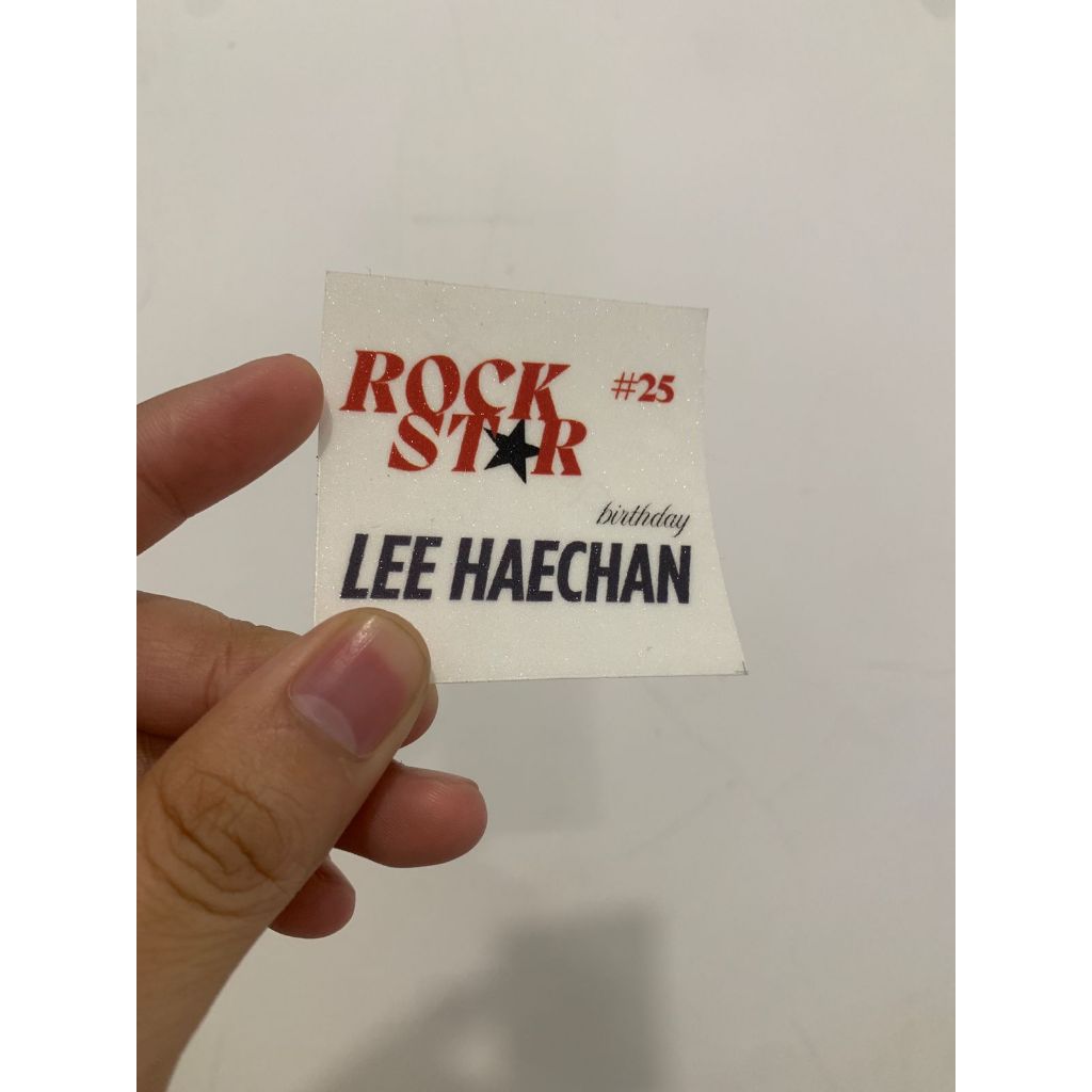 

Cetak Sticker Kotak Custom Design Termurah Bisa gojek untuk makanan minuman otomotif souvenir kpop