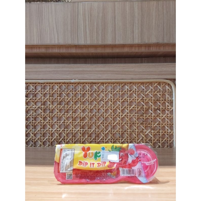 

YUPI DIP IT DIP STRAWBERRY SAUCE 19 GR