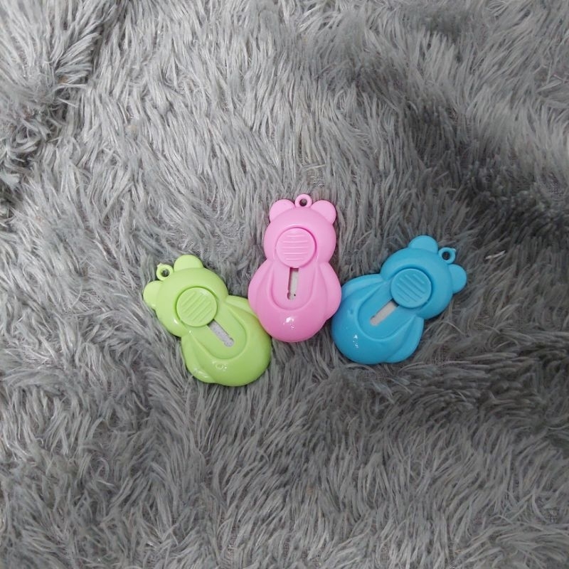 

CUTTER MINI KARAKTER PEMOTONG KERTAS MINI CUTTER BERUANG CUTTER UNBOXING