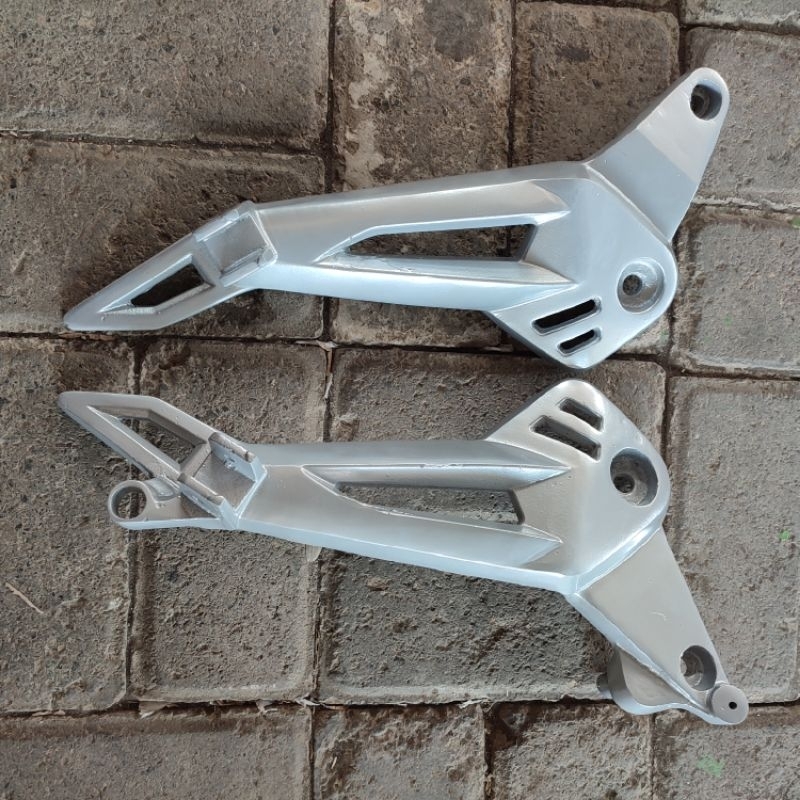 DUDUKAN FOOSTEP BOSTEP SUPRA X 125 DD 2006 DOBLE DISCK