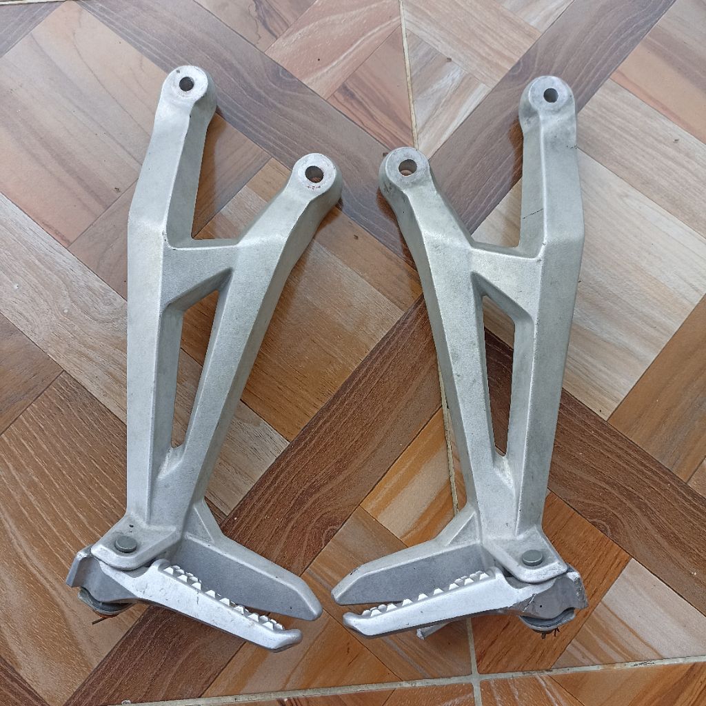 step footstep postep belakang K64 Honda CBR 250RR cbr250 rr Original