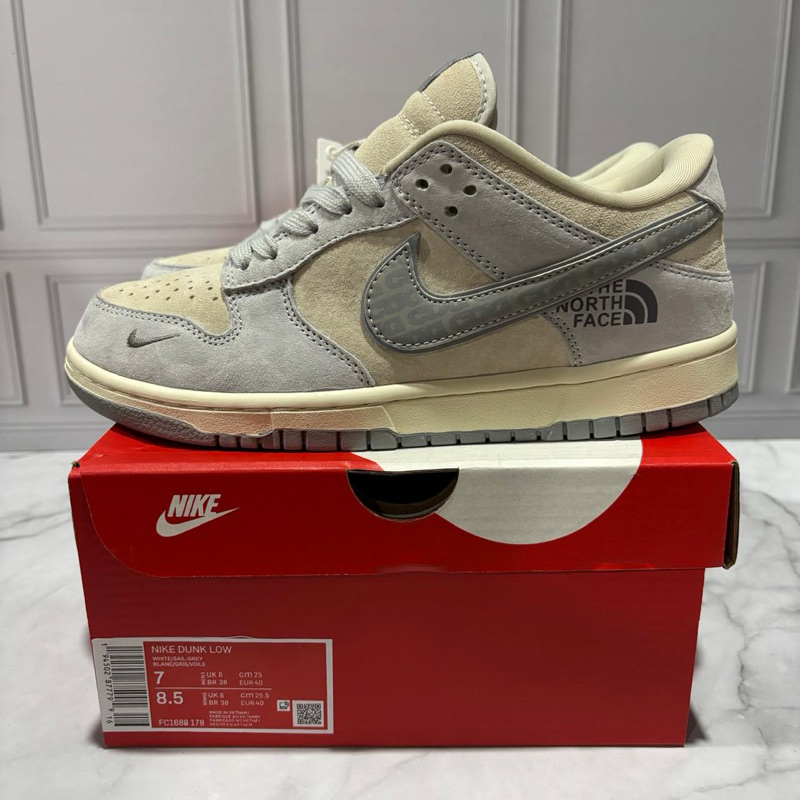 Sepatu NK SB Dunk Low X THE NORTH FACE