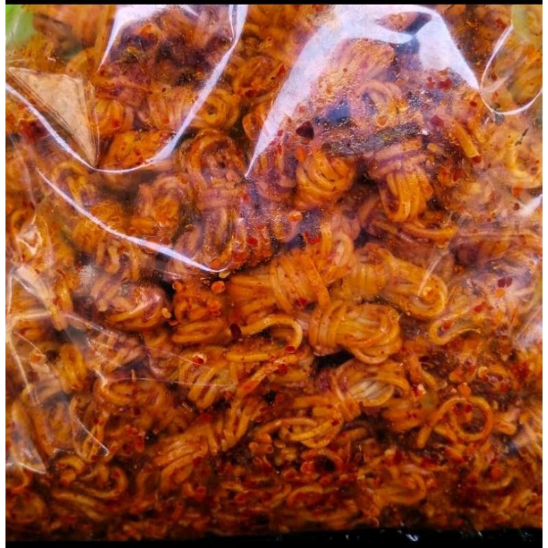 

MIE GULUNG PEDAS DAUN JERUK EKSTRA BUMBU MELIMPAH RENYAH GURIH ISI 250GRAM