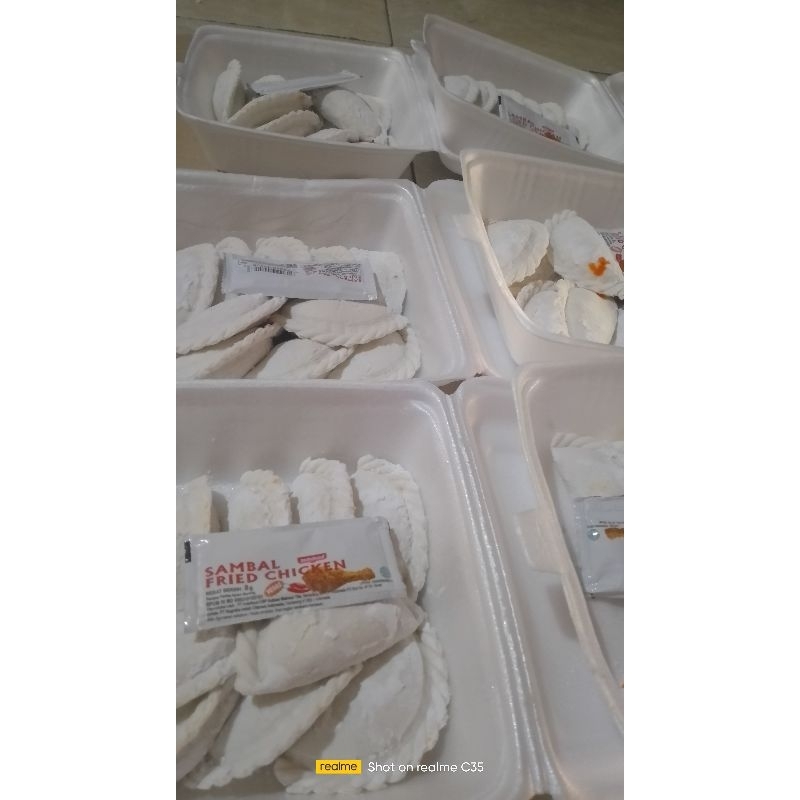 

cireng ayam suwir frozen isi 10 /cireng enak /cireng ayam